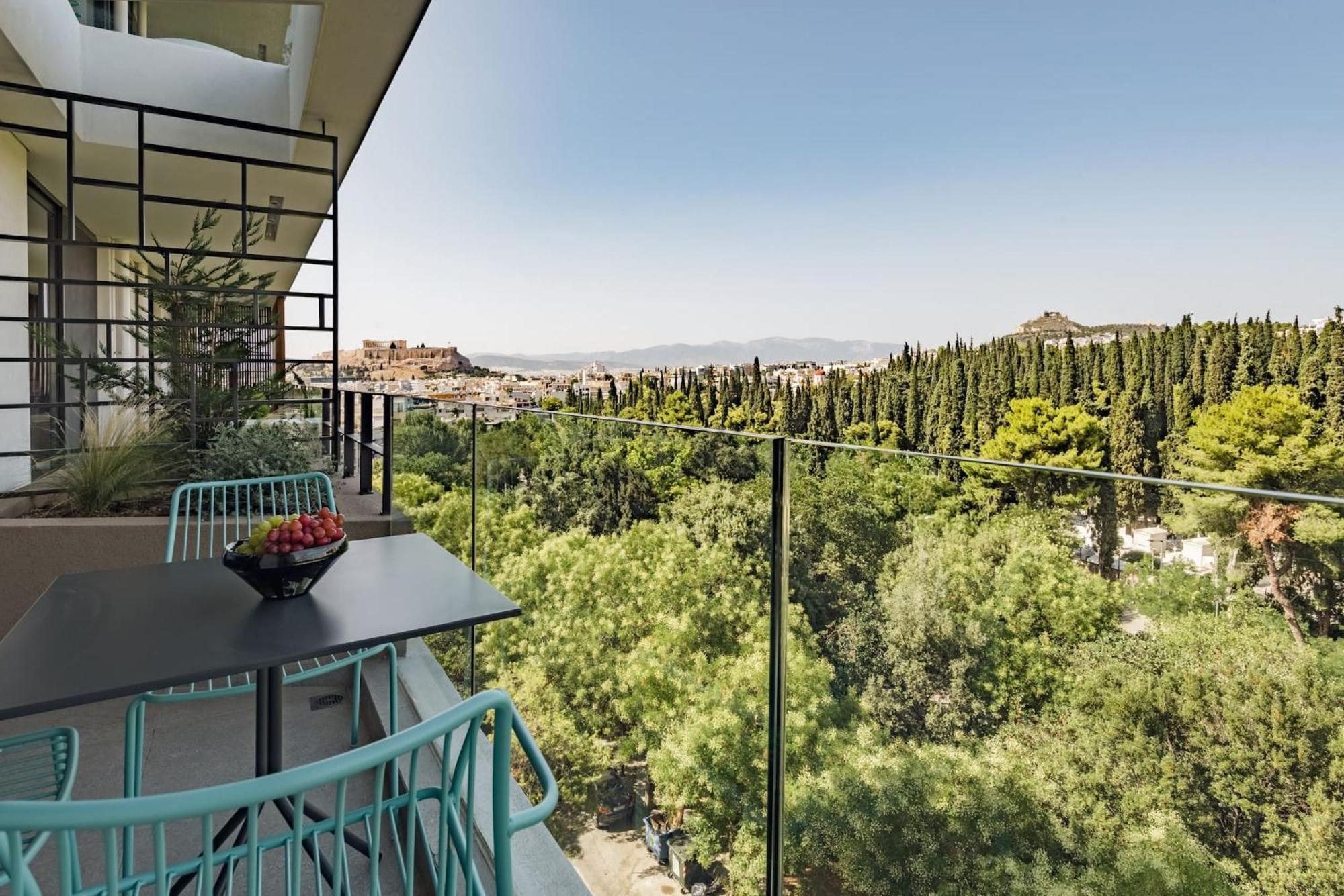 Urban Apt With Stunning Acropolis View & Roofdeck Athena Bagian luar foto
