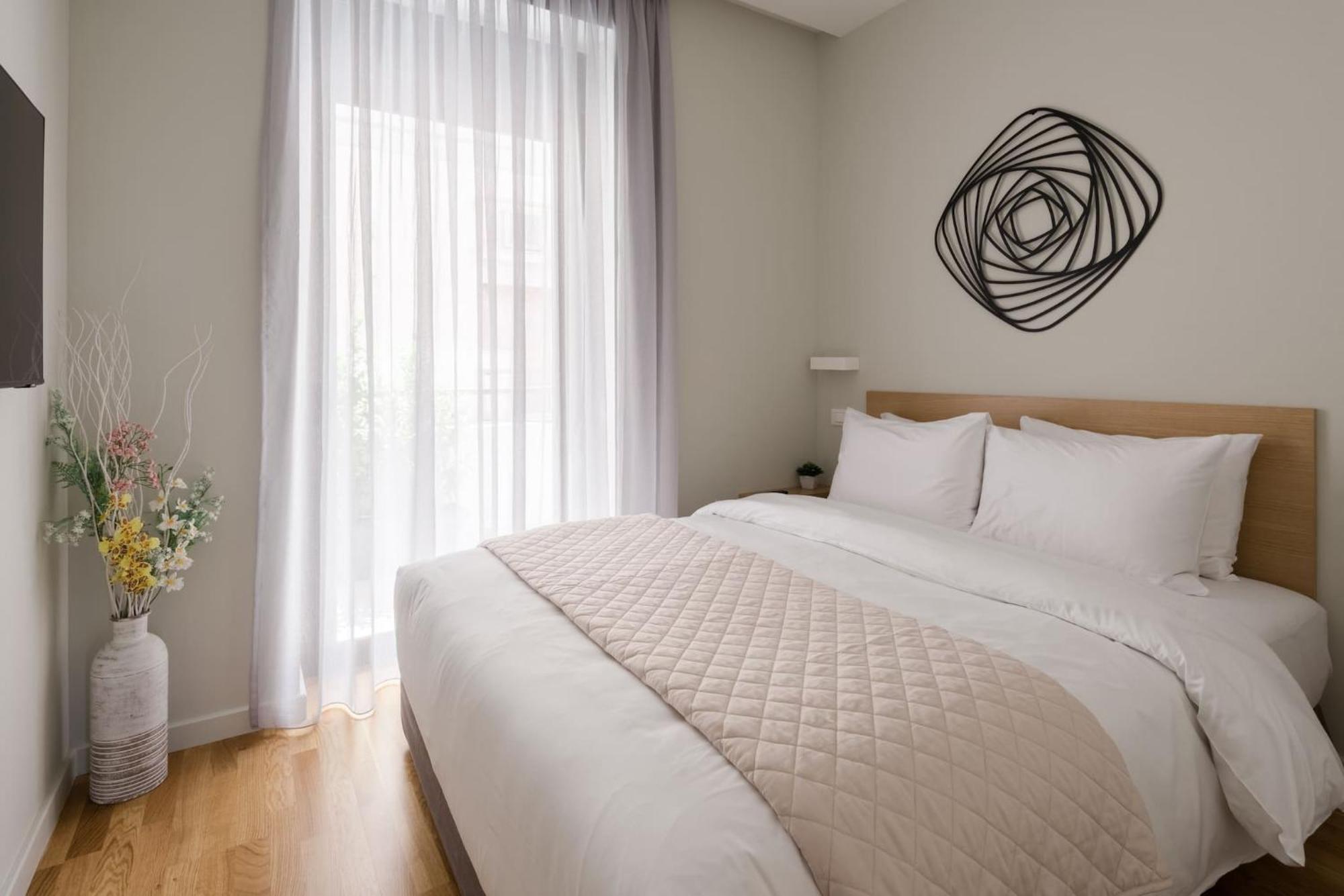 Urban Apt With Stunning Acropolis View & Roofdeck Athena Bagian luar foto