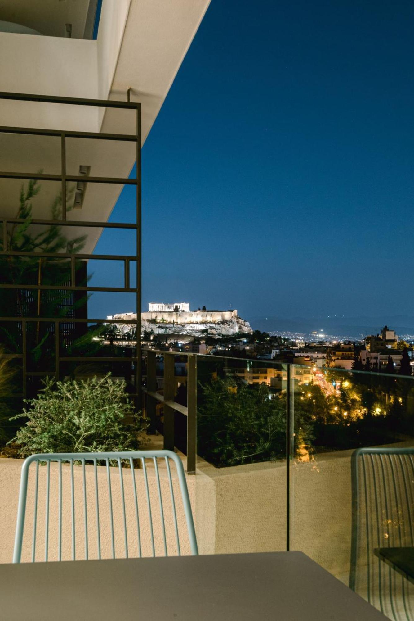 Urban Apt With Stunning Acropolis View & Roofdeck Athena Bagian luar foto