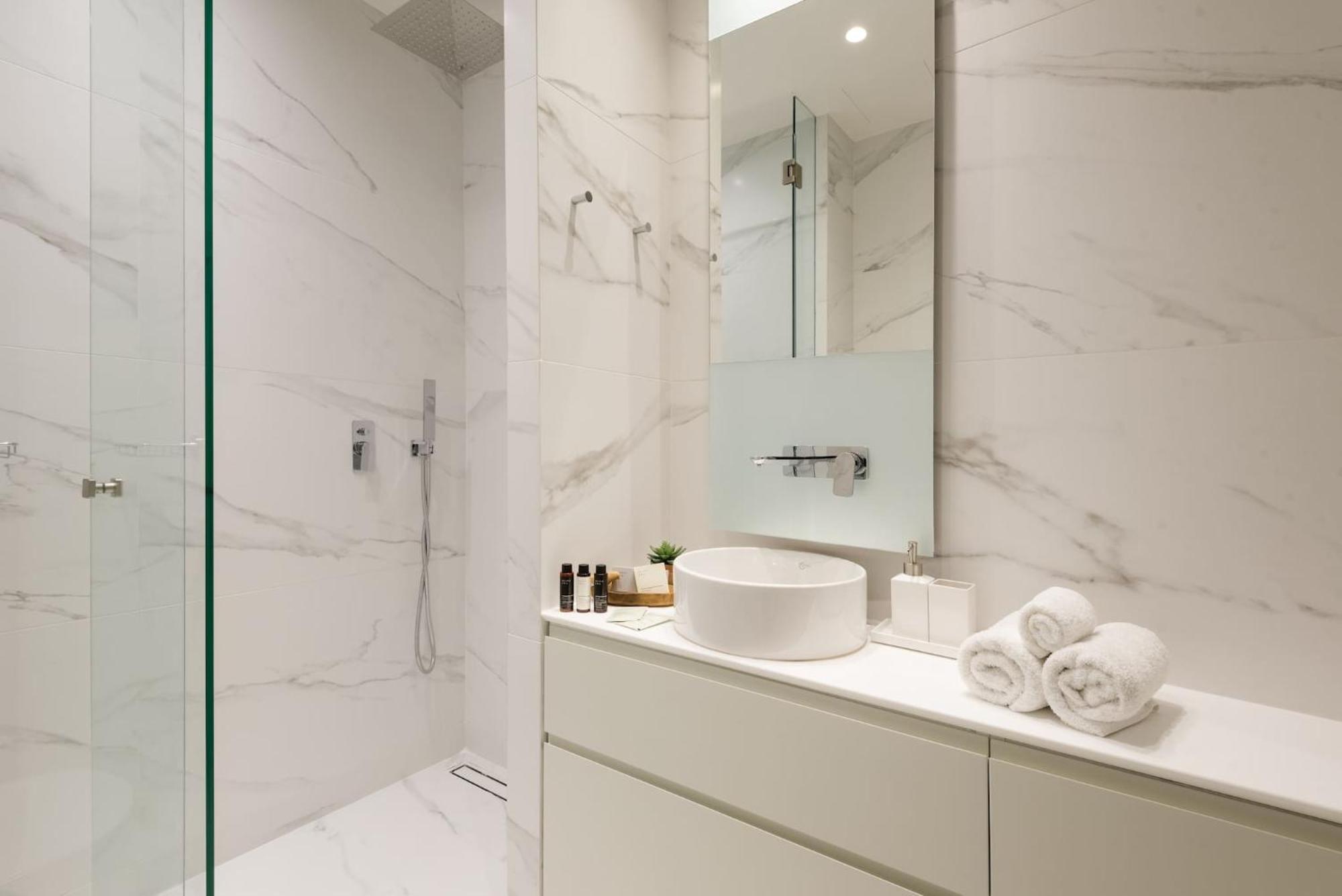 Urban Apt With Stunning Acropolis View & Roofdeck Athena Bagian luar foto
